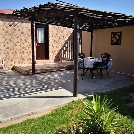Skippers Backpackers Cc Walvis Bay Extérieur photo