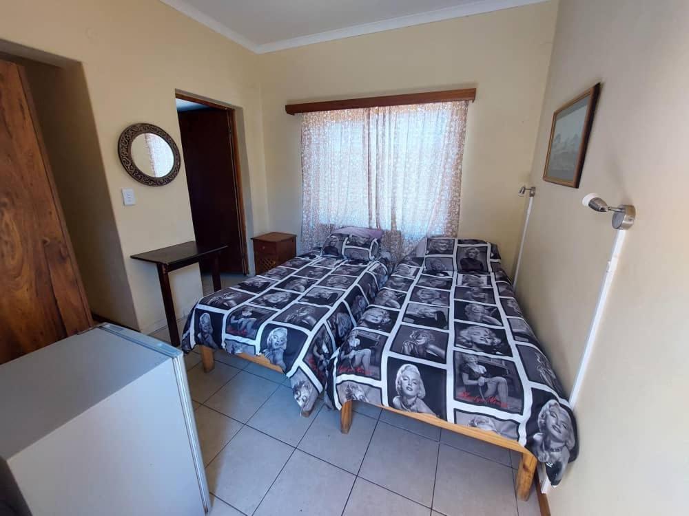 Skippers Backpackers Cc Walvis Bay Extérieur photo