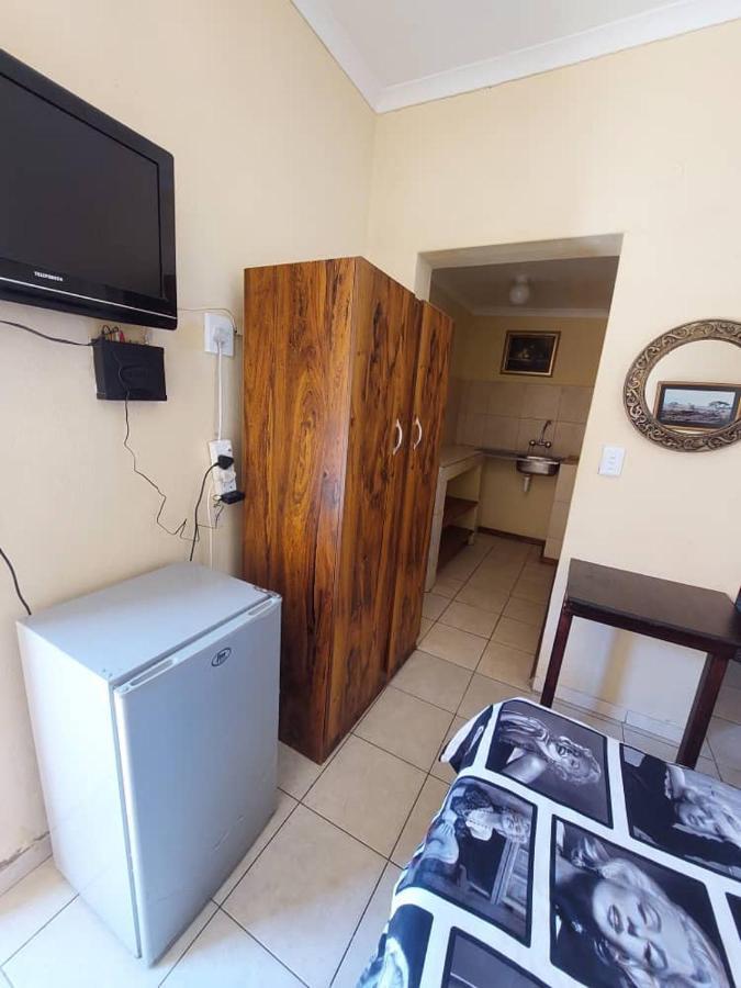 Skippers Backpackers Cc Walvis Bay Extérieur photo