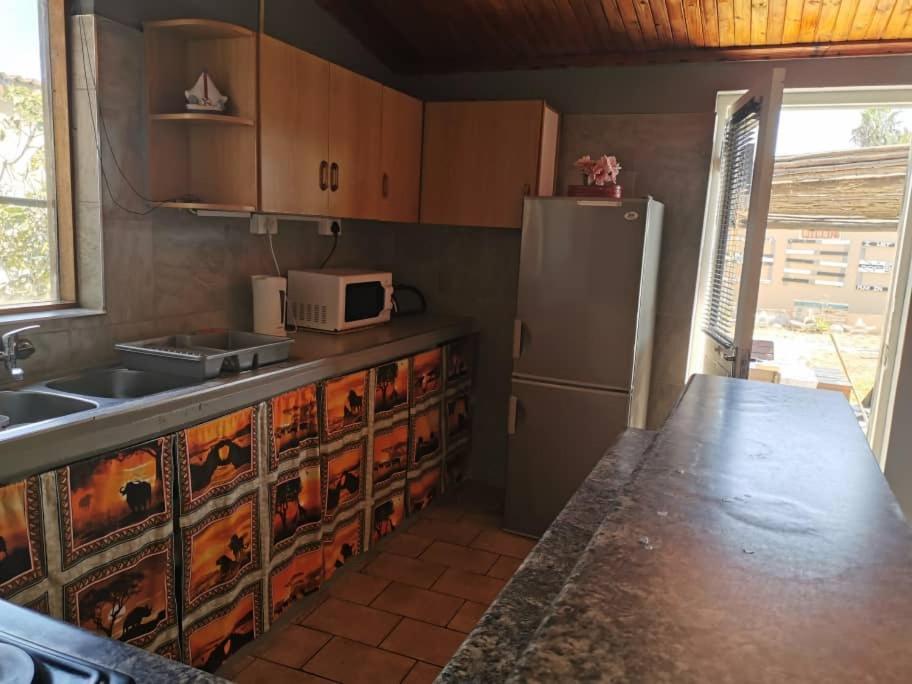 Skippers Backpackers Cc Walvis Bay Extérieur photo