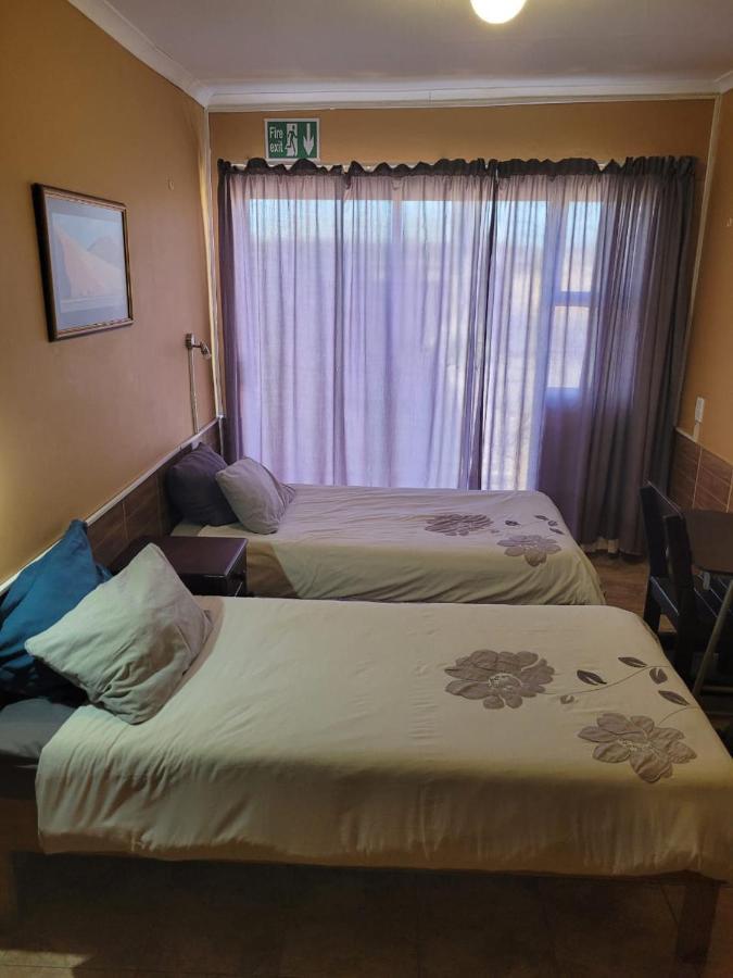 Skippers Backpackers Cc Walvis Bay Extérieur photo
