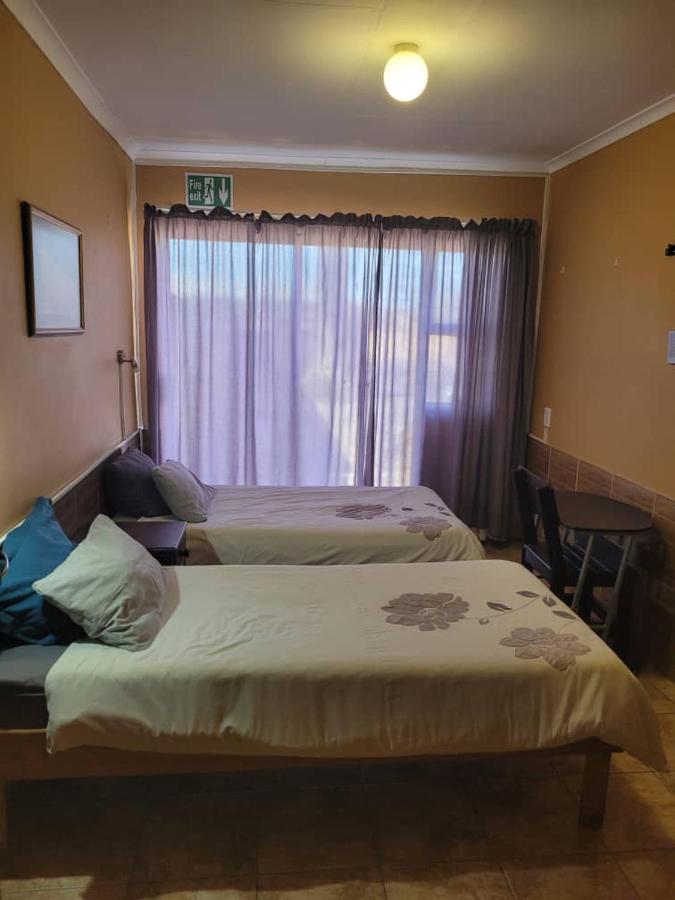 Skippers Backpackers Cc Walvis Bay Extérieur photo