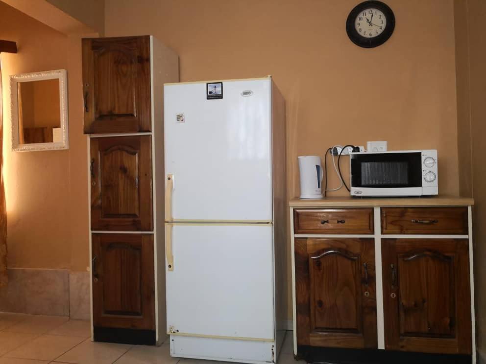 Skippers Backpackers Cc Walvis Bay Extérieur photo