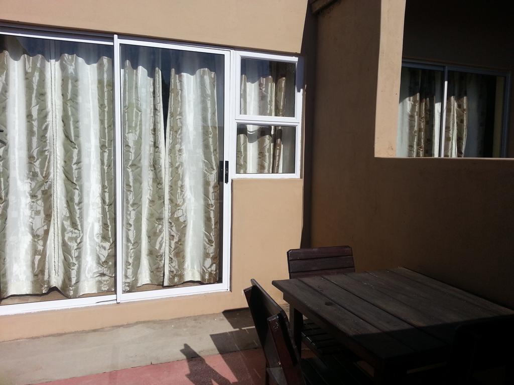 Skippers Backpackers Cc Walvis Bay Extérieur photo